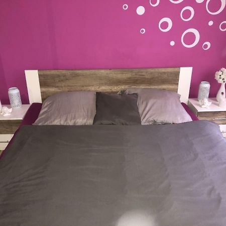 Apartman V Centru Mostu Apartment Ngoại thất bức ảnh