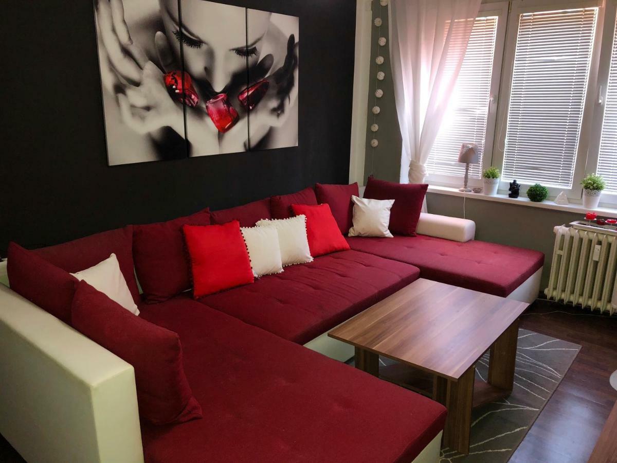 Apartman V Centru Mostu Apartment Ngoại thất bức ảnh