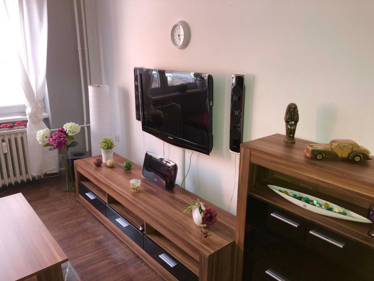 Apartman V Centru Mostu Apartment Ngoại thất bức ảnh